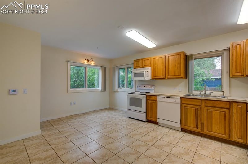 84 Valley Rd, Palmer Lake, CO 80133