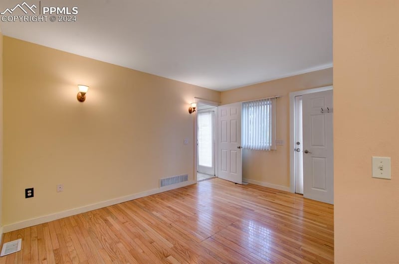 84 Valley Rd, Palmer Lake, CO 80133