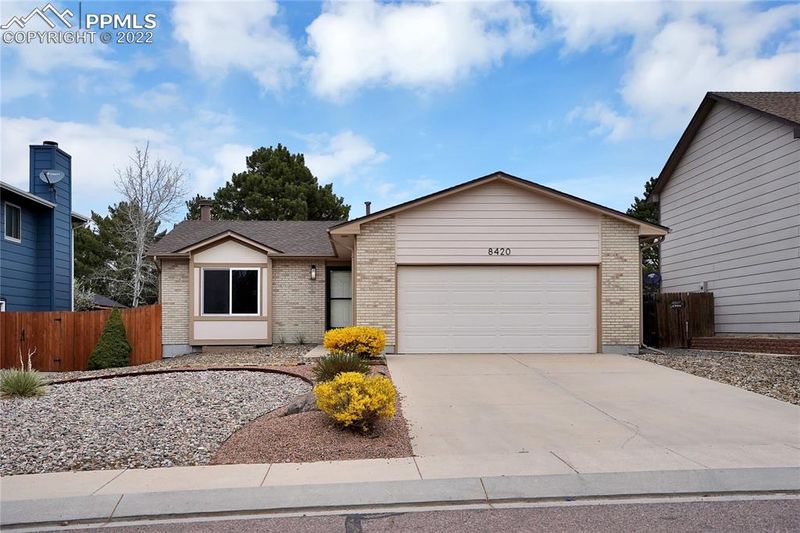 8420 Candleflower Ln, Colorado Springs, CO 80920