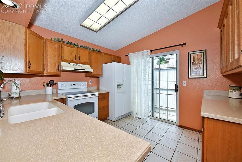 8420 Pepperridge Dr, Colorado Springs, CO 80920