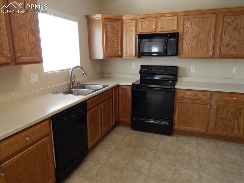 8427 Chasewood Loop, Colorado Springs, CO 80908