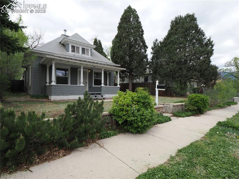 843 Cimarron St, Colorado Springs, CO 80903