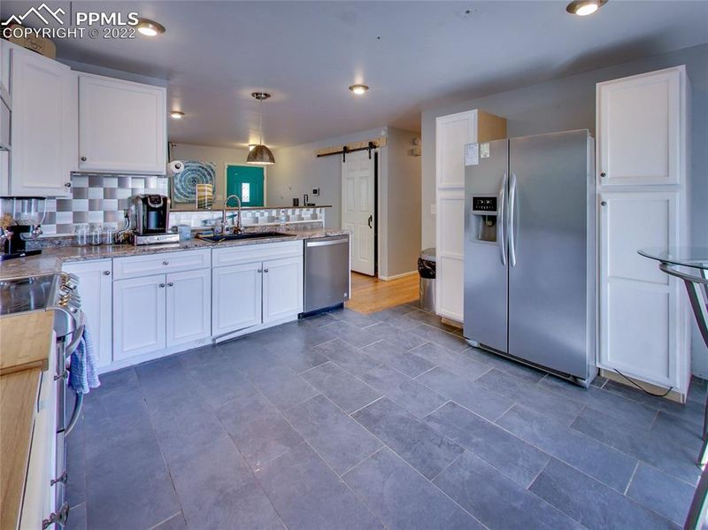843 Kingsley Dr, Colorado Springs, CO 80909