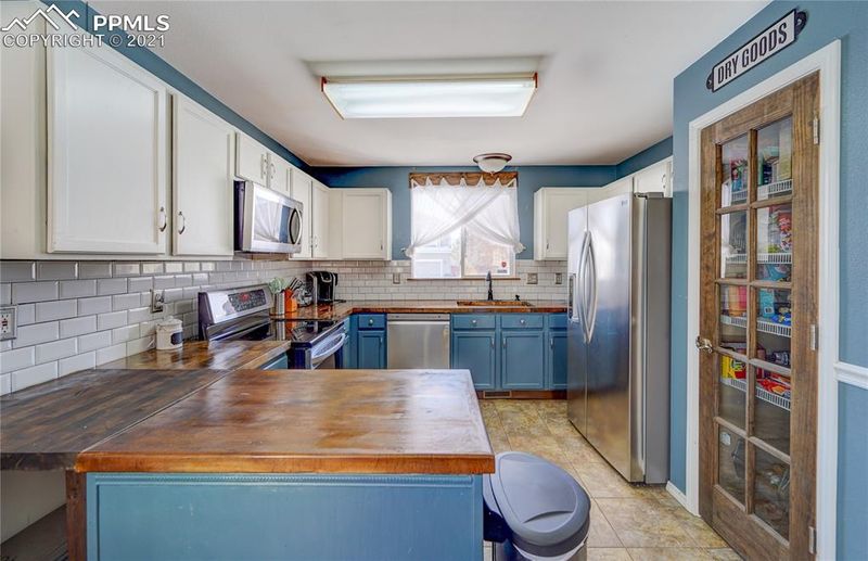 8437 Dassel Dr, Fountain, CO 80817