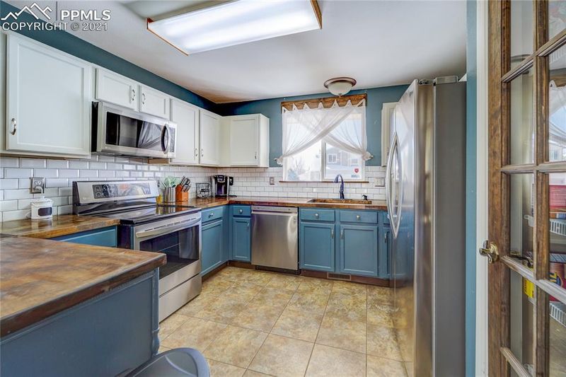 8437 Dassel Dr, Fountain, CO 80817