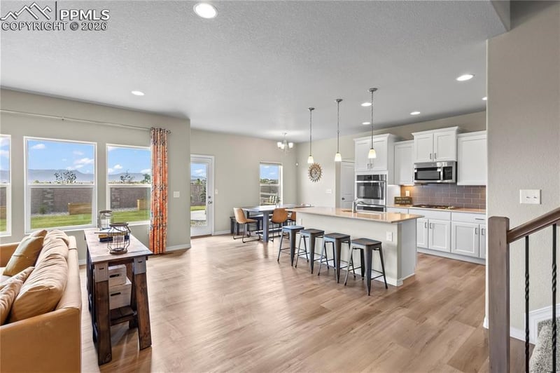 8442 Noreen Falls Dr, Colorado Springs, CO 80924