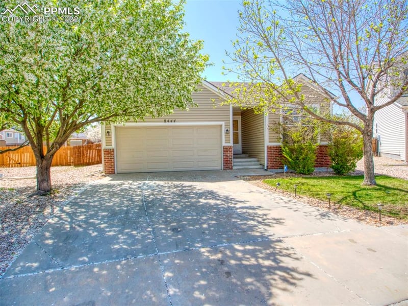 8444 Sunbow Ct, Fountain, CO 80817