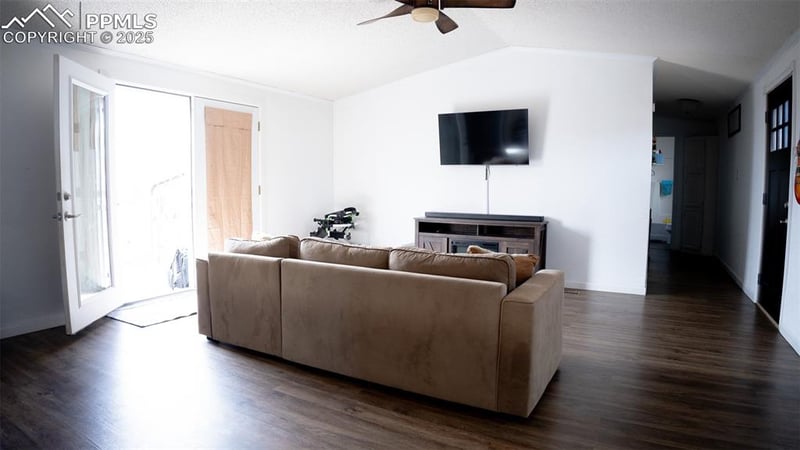 8445 Commanche Rd, Colorado Springs, CO 80926