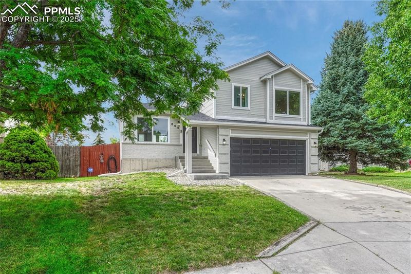845 Crestline Dr, Colorado Springs, CO 80916