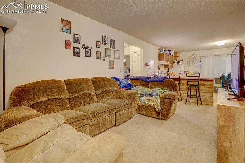845 Hathaway Dr, Colorado Springs, CO 80915
