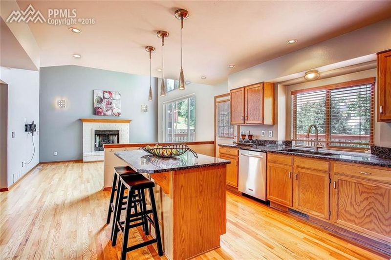 845 Royal Crown Ln, Colorado Springs, CO 80906
