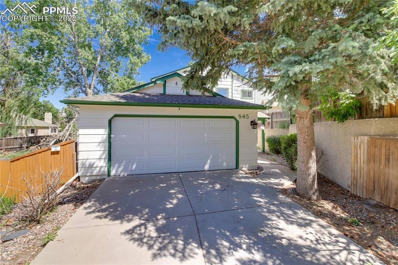 845 Spinner Ct, Colorado Springs, CO 80910