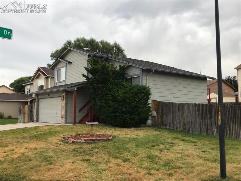 845 Stargate Dr, Colorado Springs, CO 80911