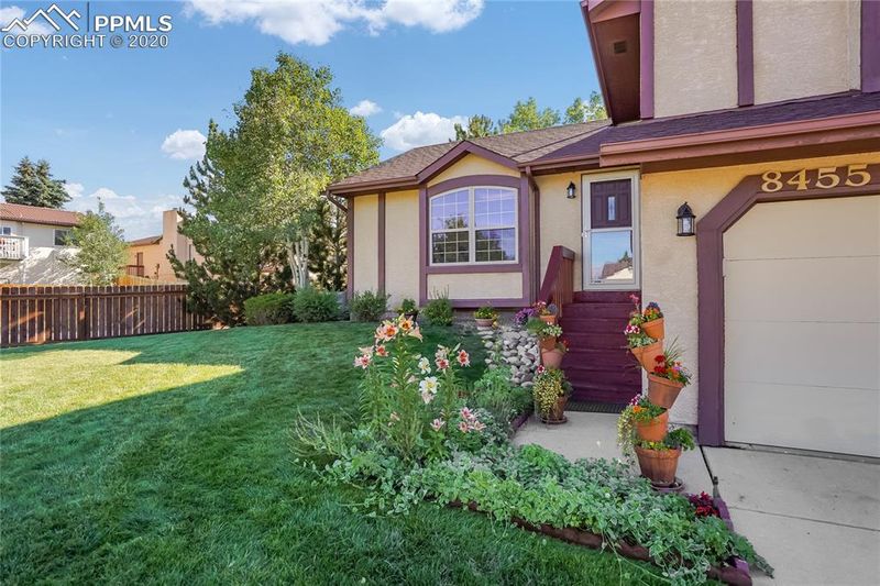 8455 Blue Sky Dr, Colorado Springs, CO 80920