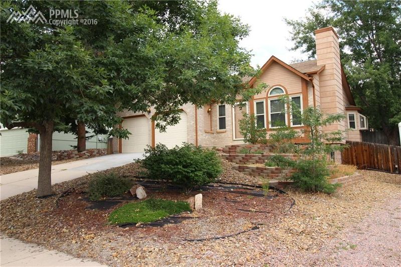 8475 Williamsburg Dr, Colorado Springs, CO 80920