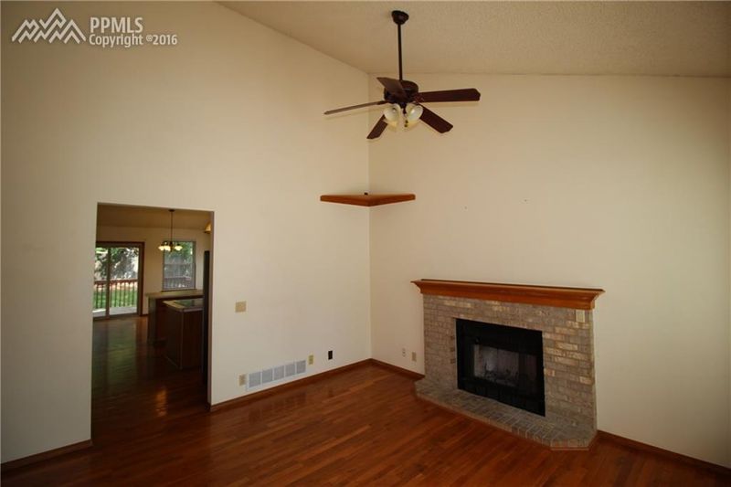 8475 Williamsburg Dr, Colorado Springs, CO 80920