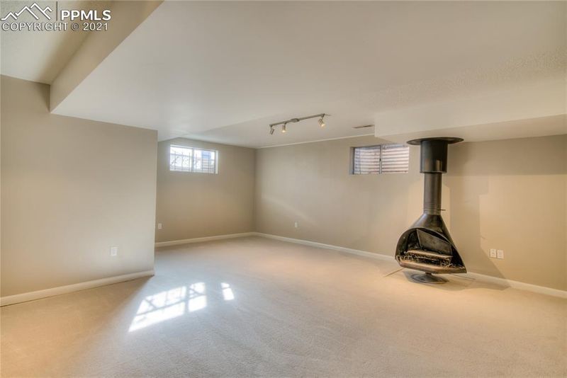 85 W Old Broadmoor Rd, Colorado Springs, CO 80906