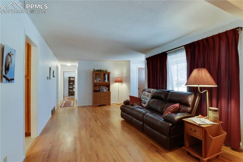 85 Rose Dr, Colorado Springs, CO 80911