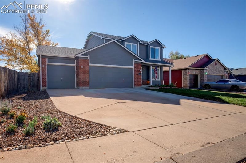 850 Barn Owl Dr, Fountain, CO 80817