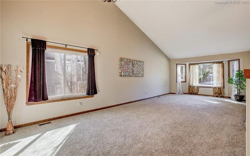 850 Carlson Dr, Colorado Springs, CO 80919