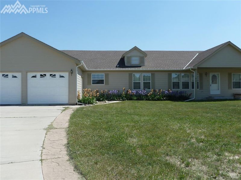 851 Circle Rd, Palmer Lake, CO 80133