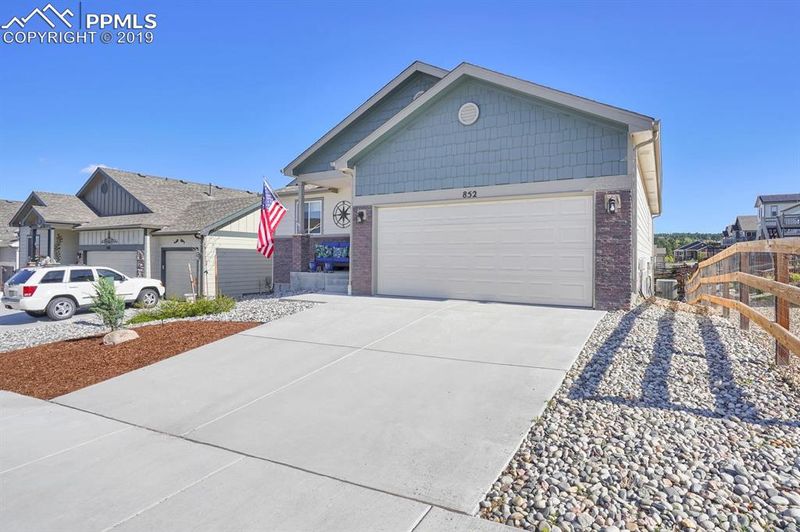 852 Tailings Dr, Monument, CO 80132