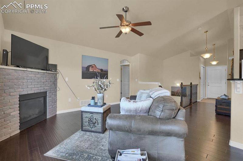 852 Tailings Dr, Monument, CO 80132