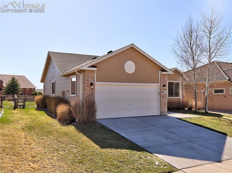 8521 Roaring Fork Dr, Colorado Springs, CO 80924