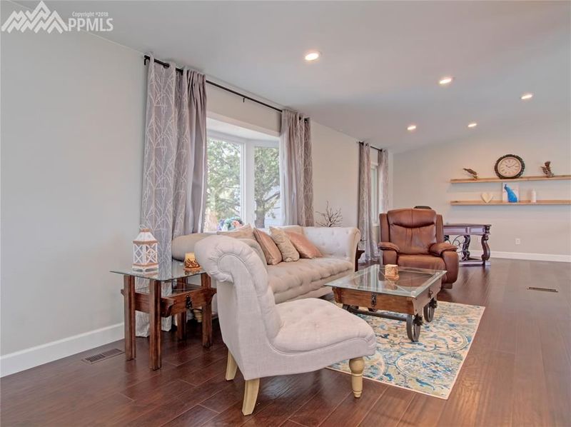 855 Caribou Dr, Monument, CO 80132