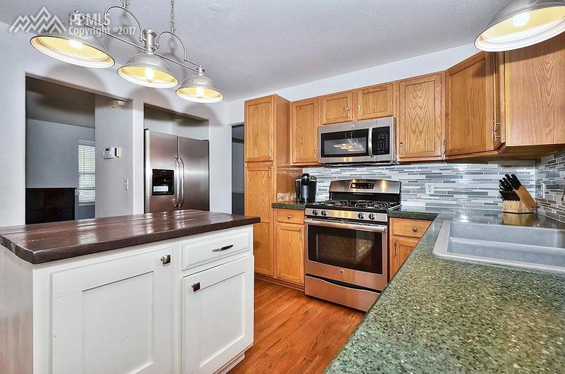 855 Hayloft Ln, Fountain, CO 80817