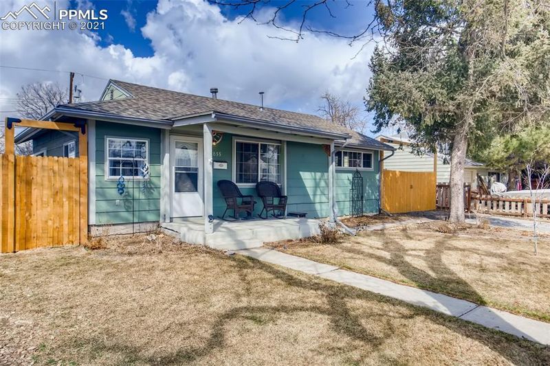 855 Kingston St, Aurora, CO 80010
