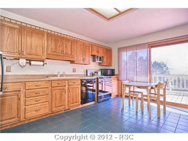 855 Oak Hills Dr, Monument, CO 80132