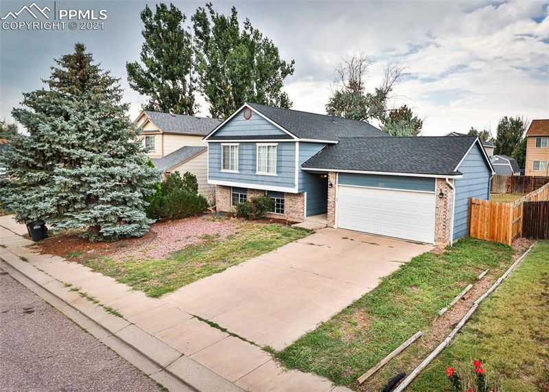 859 Barn Owl Dr, Fountain, CO 80817