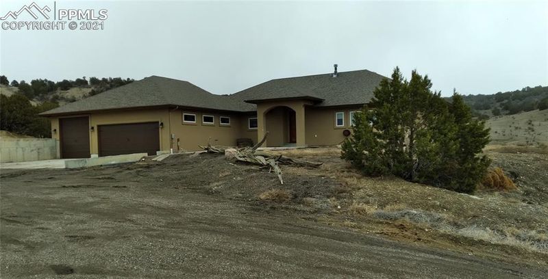 8590 Railroad Spring Dr, Pueblo, CO 81004