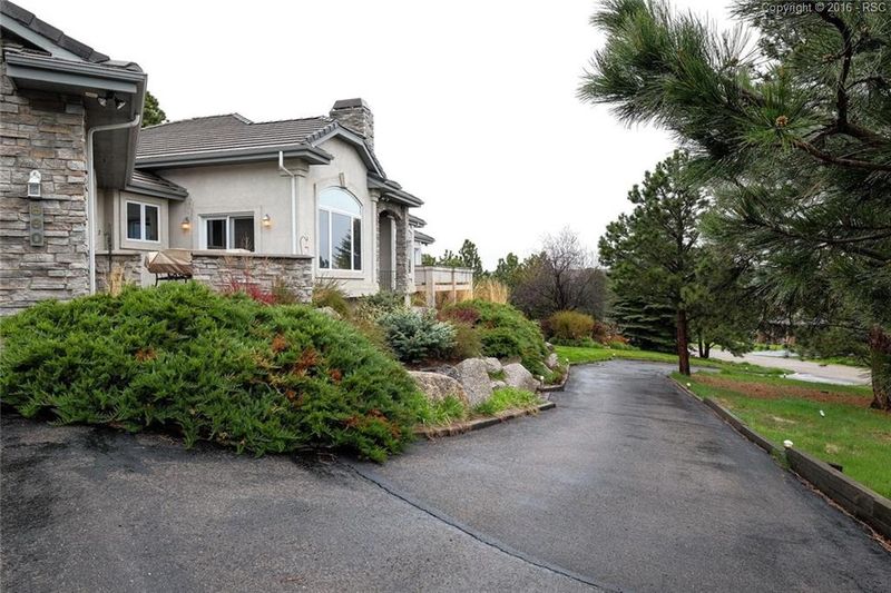 860 Oak Hills Dr, Monument, CO 80132