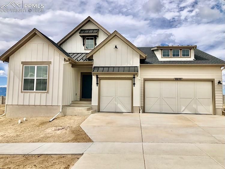 8652 Noreen Falls Dr, Colorado Springs, CO 80924
