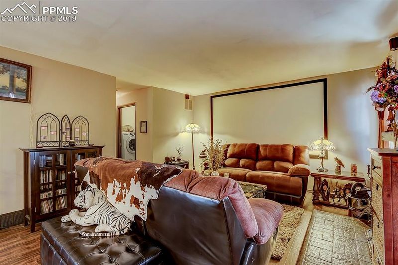 866 San Antonio Pl, Colorado Springs, CO 80906