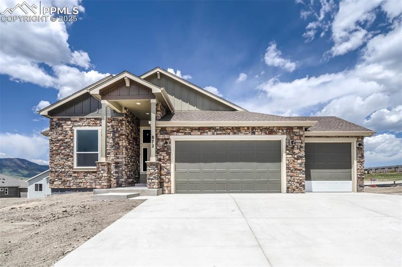 872 Naismith Ln, Monument, CO 80132