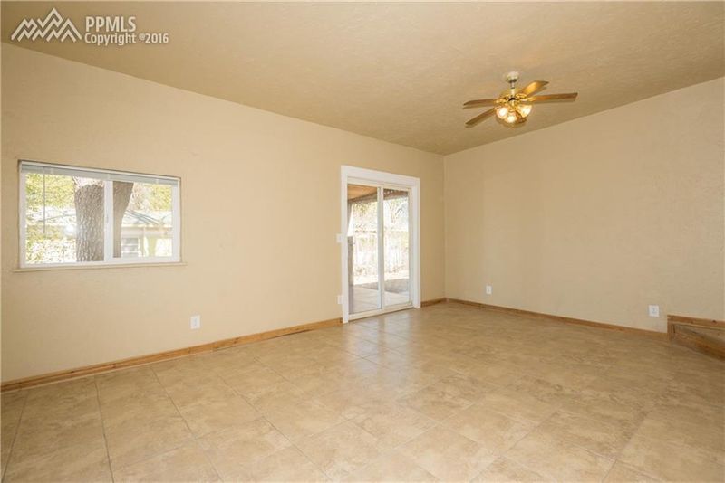 880 Frontier St, Pueblo, CO 81006