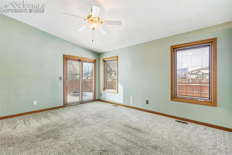 880 Stargate Dr, Colorado Springs, CO 80911