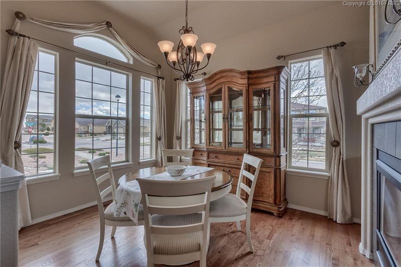 8802 Wolf Lake Dr, Colorado Springs, CO 80924