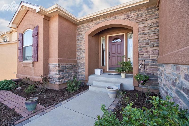 8814 Wolf Lake Dr, Colorado Springs, CO 80924