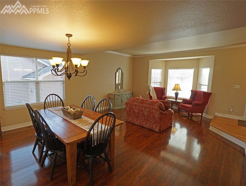 8815 Wolf Lake Dr, Colorado Springs, CO 80924