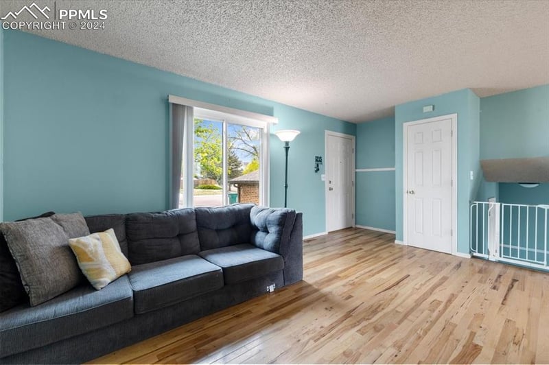 882 Hoosier Dr, Colorado Springs, CO 80916