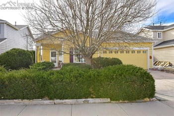 882 Square Dance Ln, Fountain, CO 80817