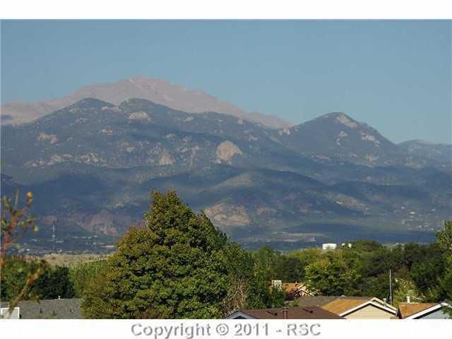 883 Crandall Dr, Colorado Springs, CO 80911