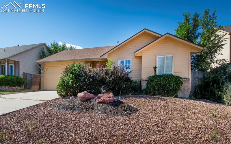 883 Eagle Bend Dr, Colorado Springs, CO 80911