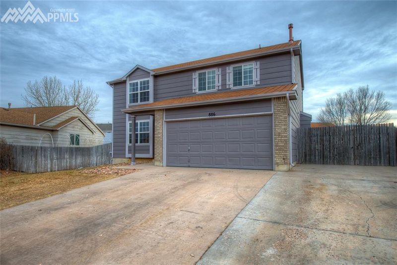 886 Bromefield Dr, Fountain, CO 80817