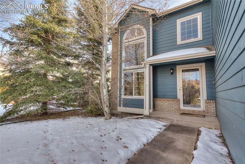 8865 Aragon Dr, Colorado Springs, CO 80920