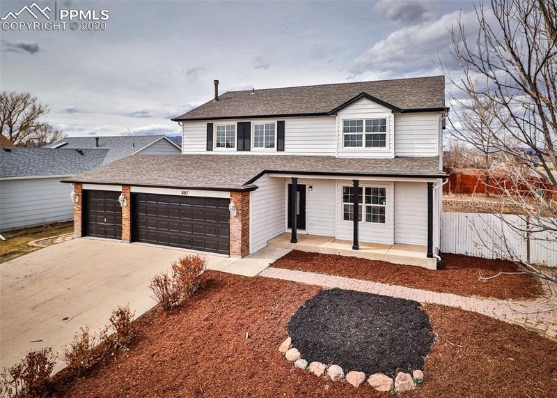 887 Barn Owl Dr, Fountain, CO 80817